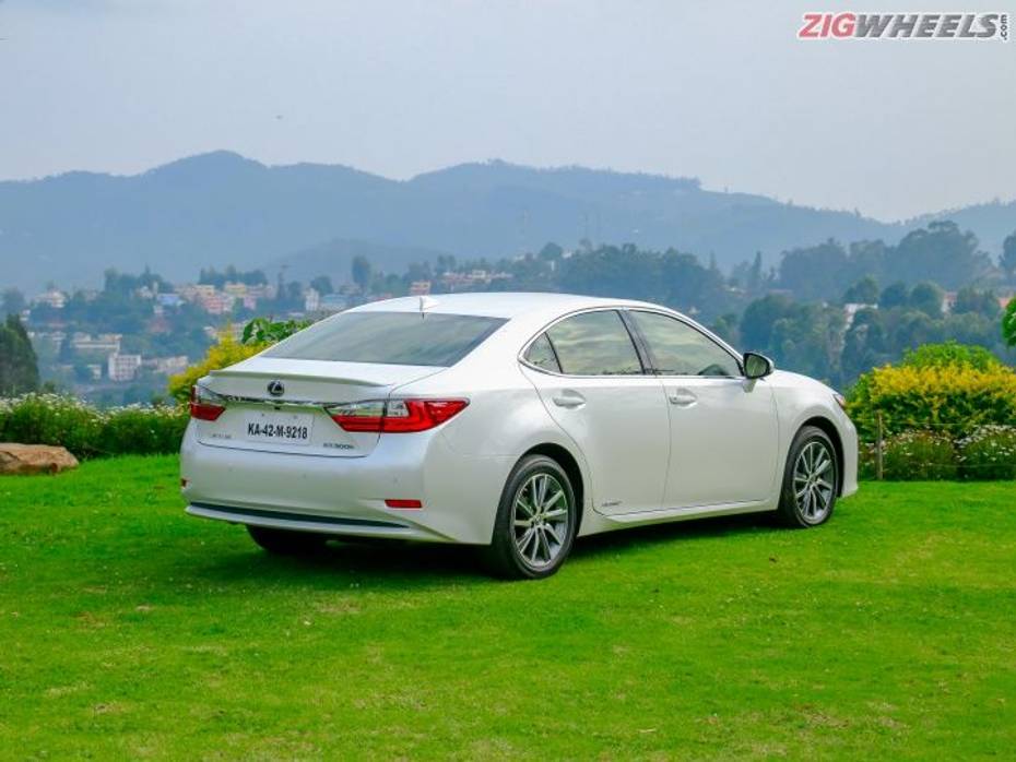 Lexus ES 300h Rear Lexus ES 300h Rear