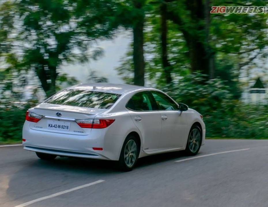 Lexus ES 300h Review