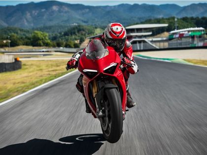 Ducati Panigale V4 Hits Production