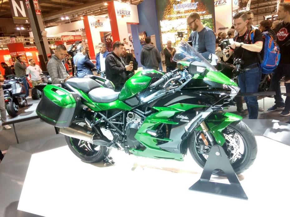 Kawasaki Ninja H2 SE revealed