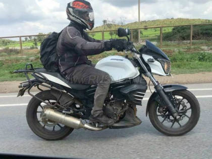 Mahindra Mojo Spyshot-1