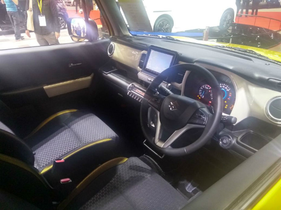 Suzuki XBee interiors