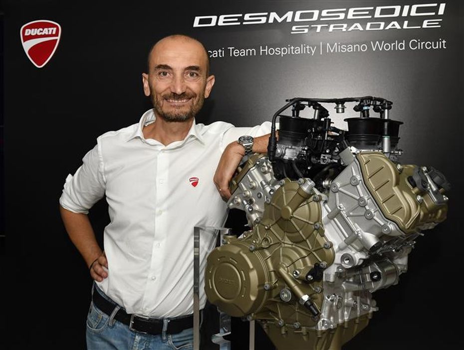Ducati_unveils_V4_engine_2