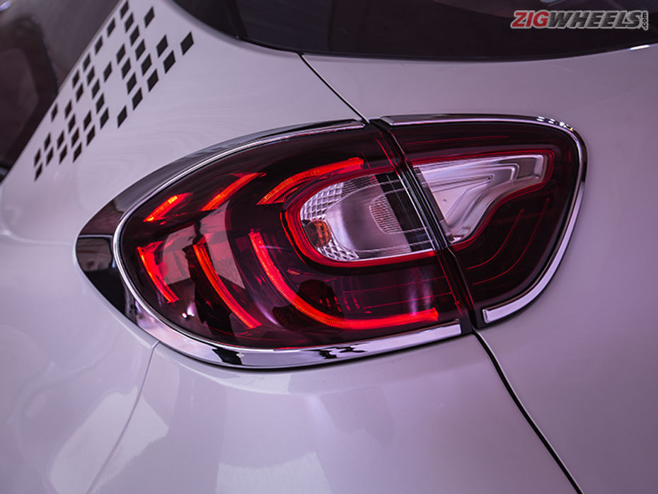 Renault Captur Tail Lamp With Chrome Accessory