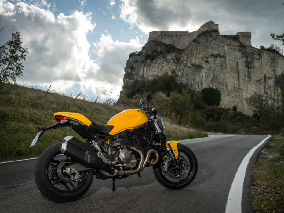 Ducati-To-Launch-2018-Monster-821-Soon-2