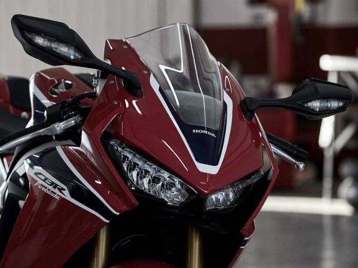 Honda Slash Prices Of CBR1000RR and CBR1000RR SP