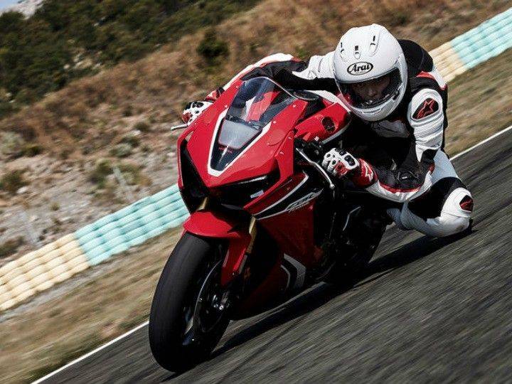 Honda Slash Prices Of CBR1000RR and CBR1000RR SP