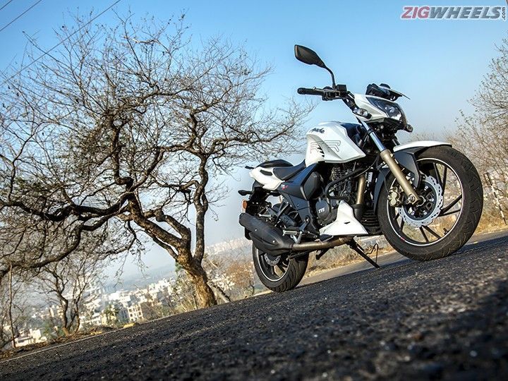 TVS Apache RTR 200 4V Enters Limca Book Of Records