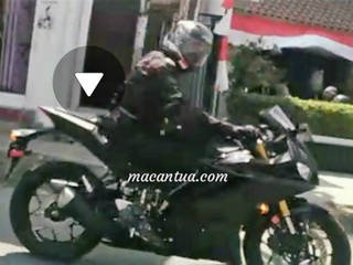 Next-gen Yamaha YZF-R25 Spied