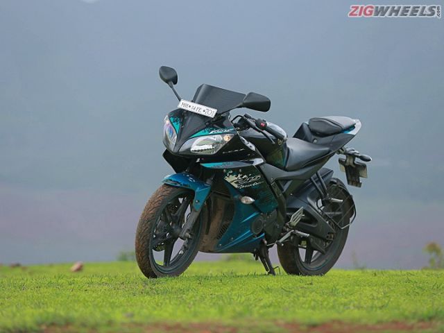 r15 v2 on road price