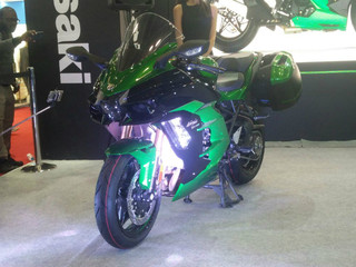 Kawasaki India Launches Ninja H2 SX And H2 SX SE At Auto Expo 2018 Kawasaki India Launches Ninja H2 SX And H2 SX SE At Auto Expo 2018