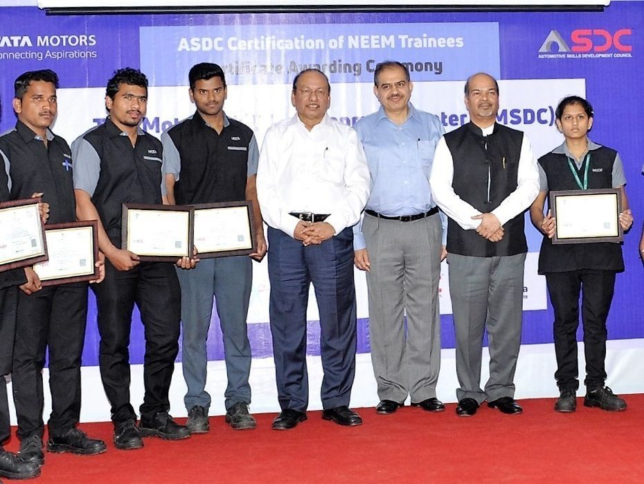 Tata Motors Awards ASDC Certification To First Batch Of Trainees
