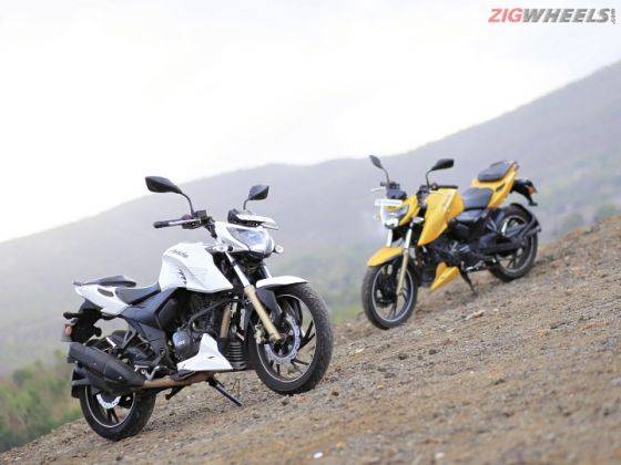 Tvs Apache Rtr 0 Fi Vs Carb Comparison Road Test Review Zigwheels