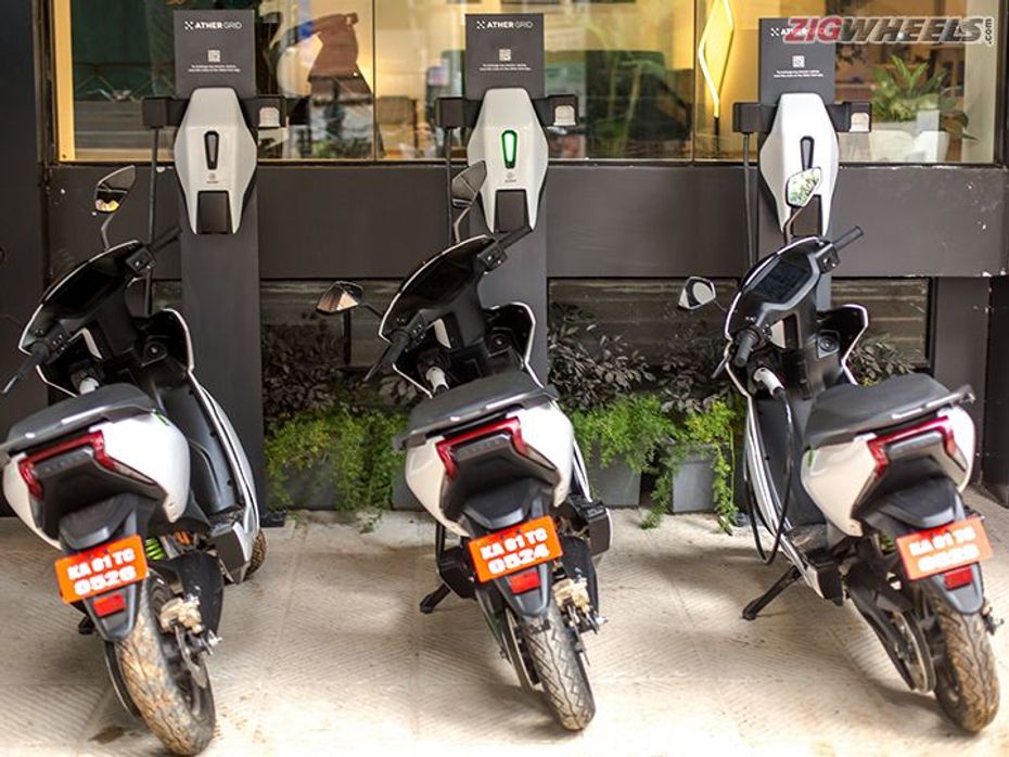 Ather 450 vs Revolt RV 400