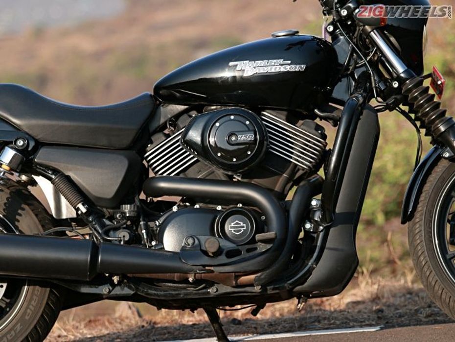 RE Interceptor 650 vs H-D Street 750