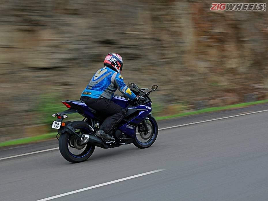 2018 Yamaha R15 v3.0 road test review