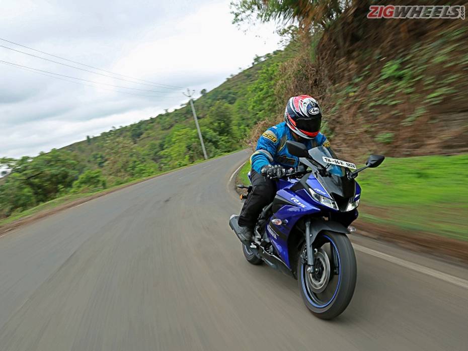 2018 Yamaha R15 v3.0 road test review