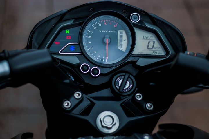 TVS Apache RTR 160 4V vs Honda X-Blade vs Bajaj Pulsar NS 160: Spec Comparison TVS Apache RTR 160 4V vs Honda X-Blade vs Bajaj Pulsar NS 160: Spec Comparison