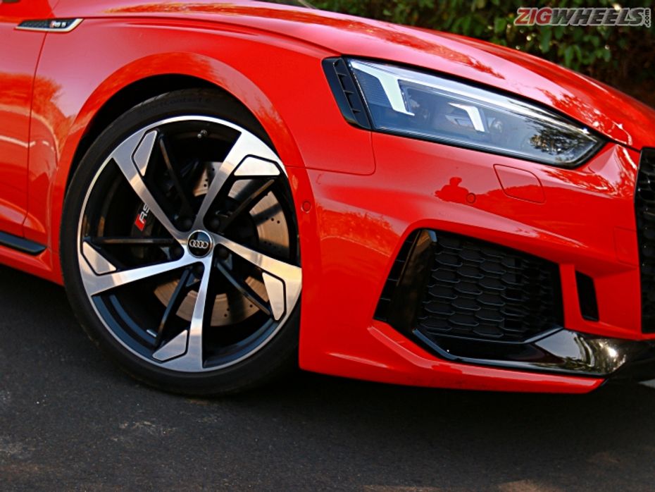 The RS5 comes with striking alloys