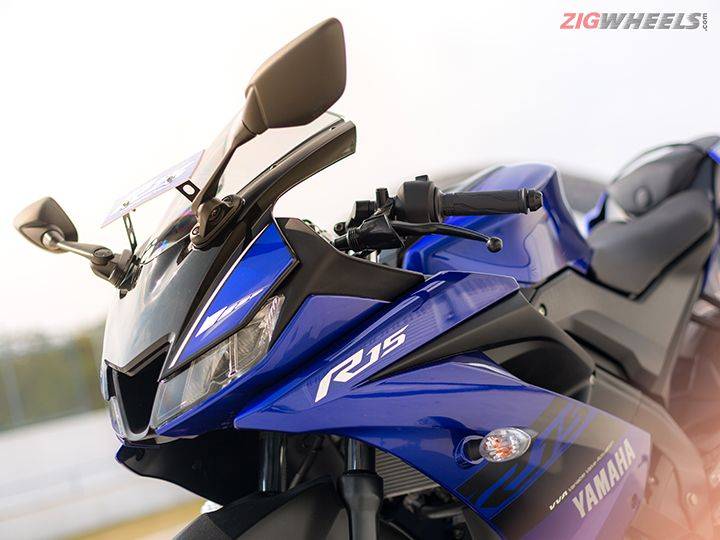 R15 v3 deals bike blue colour