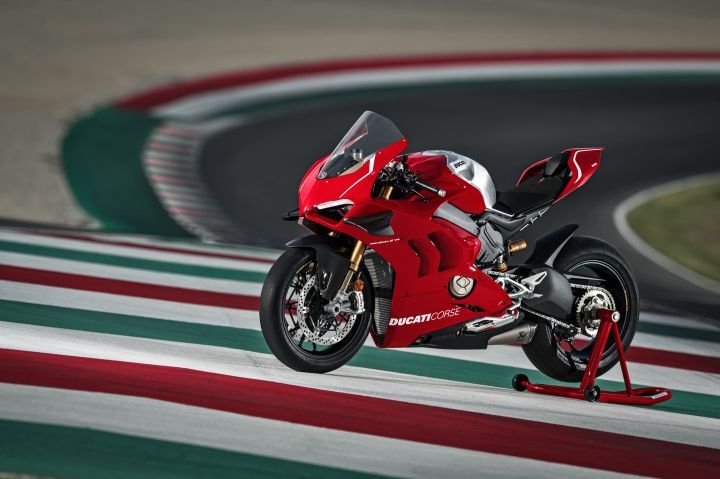 Ducati Panigale V4 R Breaks Cover