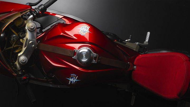 MV Agusta Superveloce 800 tank