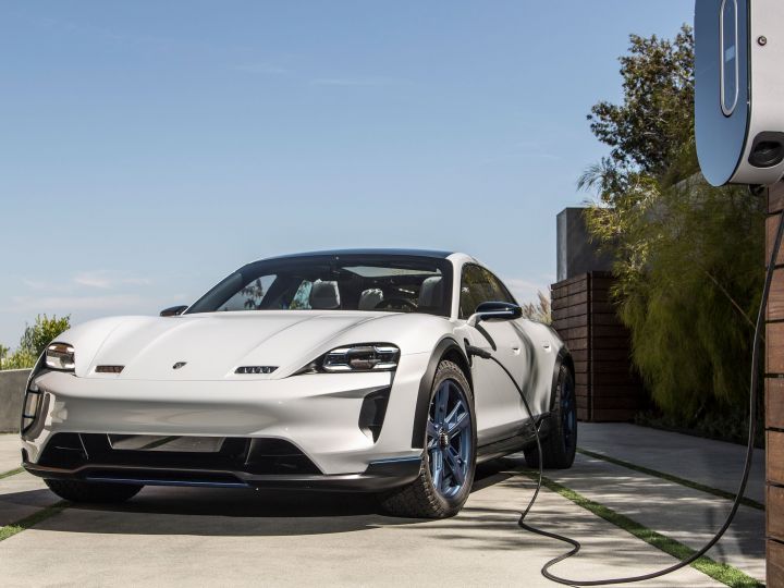 Porsche Mission E Cross Turismo