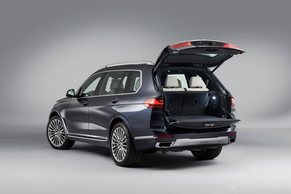 bmw x7 boot