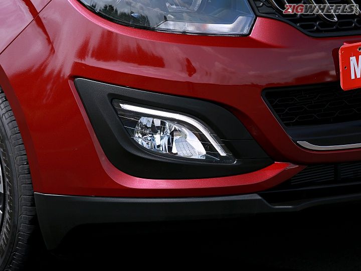 Mahindra Marazzo Review in Pictures