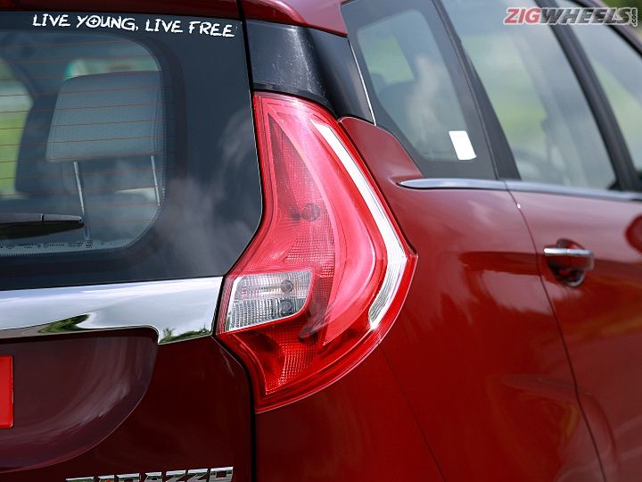 Mahindra Marazzo Review in Pictures