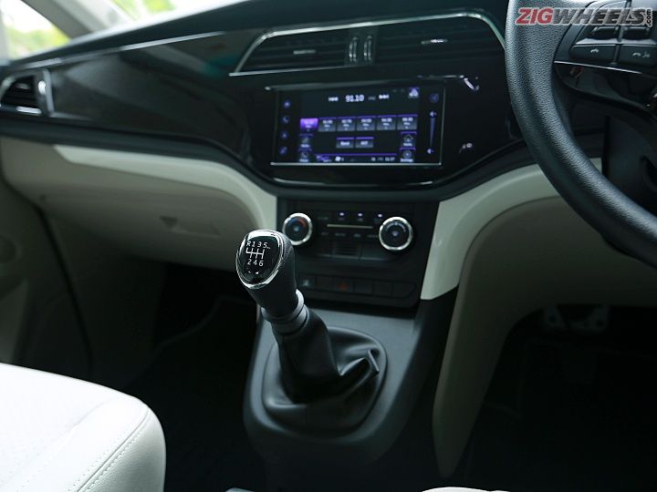 Mahindra Marazzo Review in Pictures