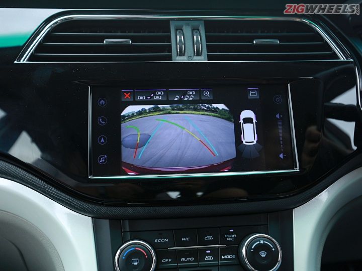 Mahindra Marazzo Review in Pictures