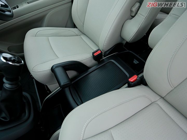 Mahindra Marazzo Review in Pictures