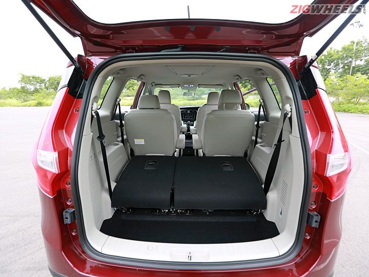 Mahindra Marazzo Review in Pictures