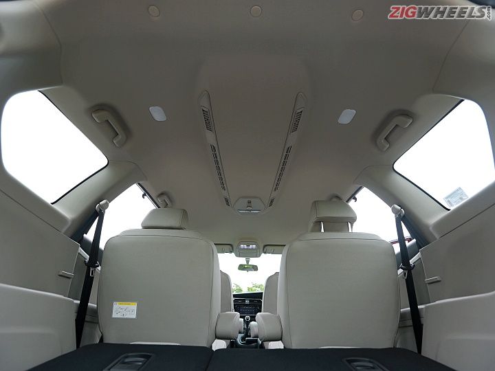 Mahindra Marazzo Review in Pictures