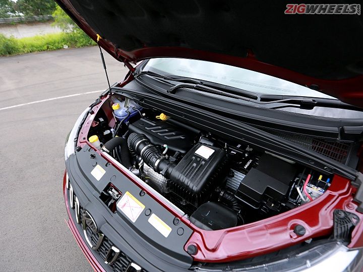 Mahindra Marazzo Review in Pictures