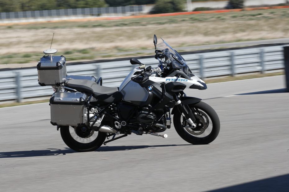 BMW Motorrad Unveils Self-Riding Motorcycle Concept