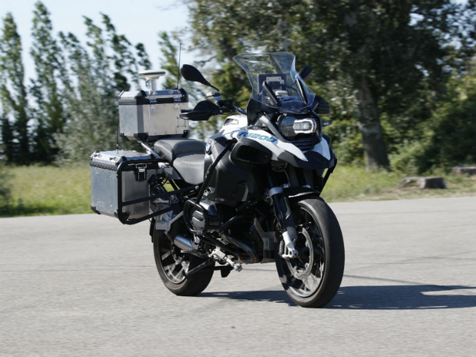 BMW Motorrad Unveils Self-Riding Motorcycle Concept