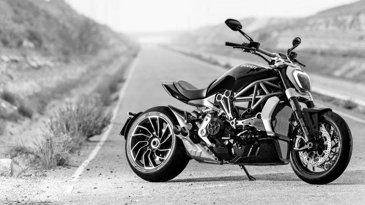 2019 Harley  Davidson  FXDR 114 vs  Ducati  XDiavel Spec 