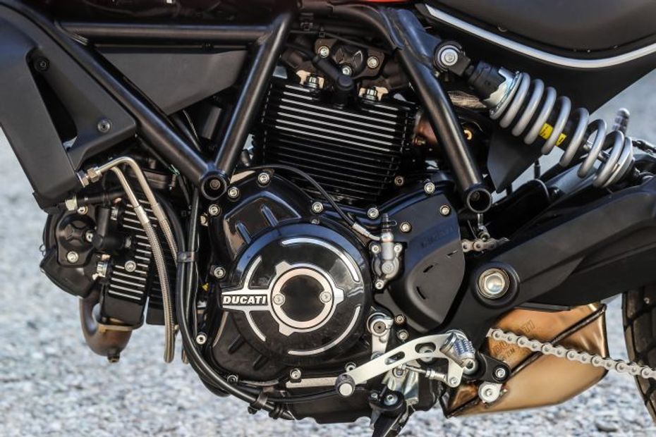 Ducati Scrambler Icon vs Monster 821 Family Feud