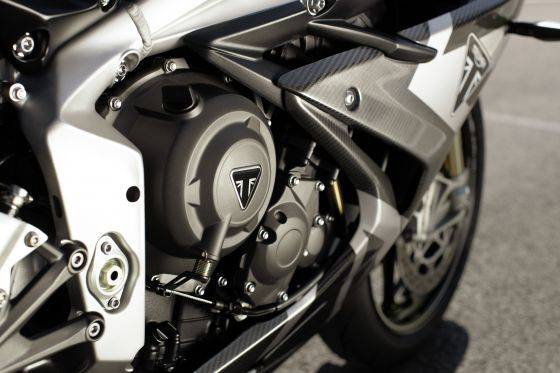 triumph daytona 765 moto2