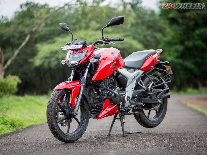 Yamaha FZ-S Fi V3.0 vs TVS Apache RTR 160 4V Image Gallery