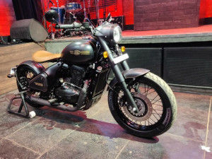 Jawa Perak Vs Royal Enfield Continental Gt 650 Compare Prices Specs Features Zigwheels