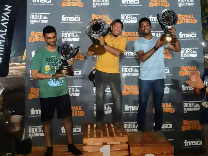 RE dirt track finish