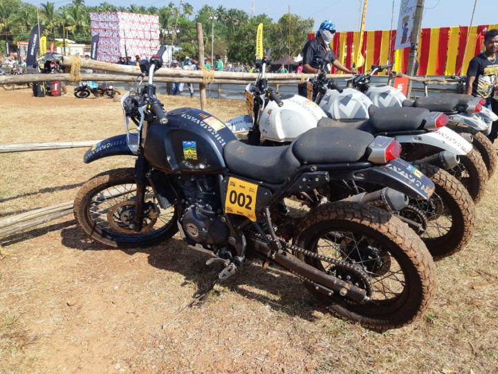 RE Dirt track Himalayan side