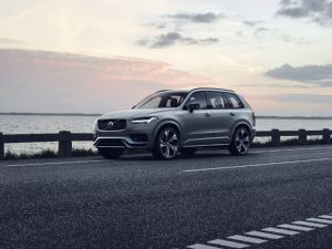 2019 Volvo XC90 Unveiled; 'B' Badge Adds F1-style KERS!