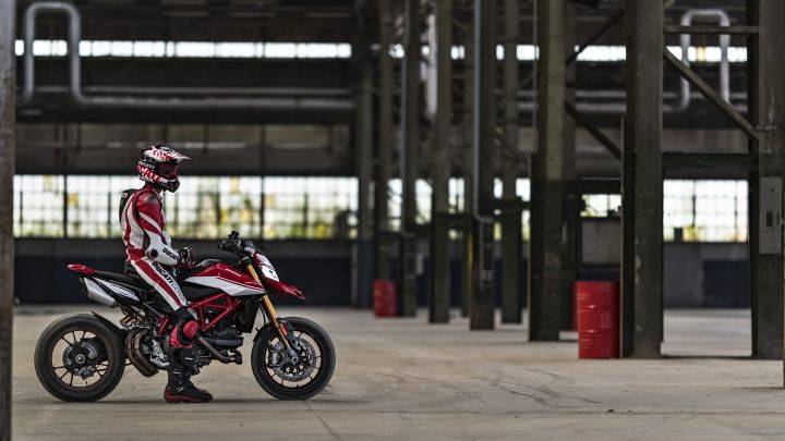 Hypermotard 950 SP side