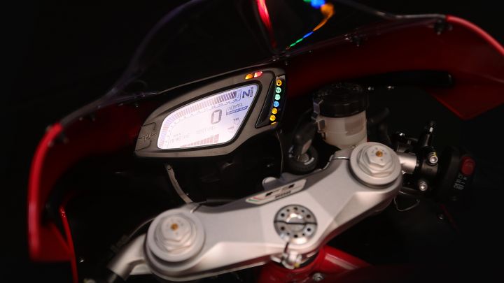 Kawasaki Ninja ZX-6R vs rivals spec comparison