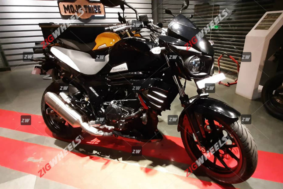 Mahindra mojo store 300 price