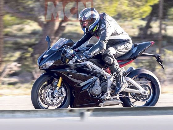 Triumph Daytona 765 Production Confirmed Daytona Triumph Triumph Daytona 765 Moto2 Street Triple Rs India Launch Special Edition Zigwheels